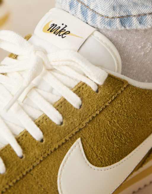 Nike Cortez Suede sneakers in green and white, 2 of 5