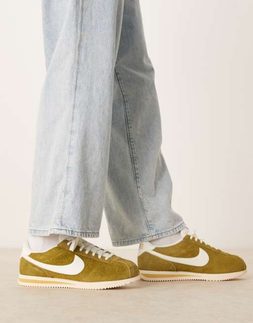 Nike Cortez Suede sneakers in green and white, 4 of 5