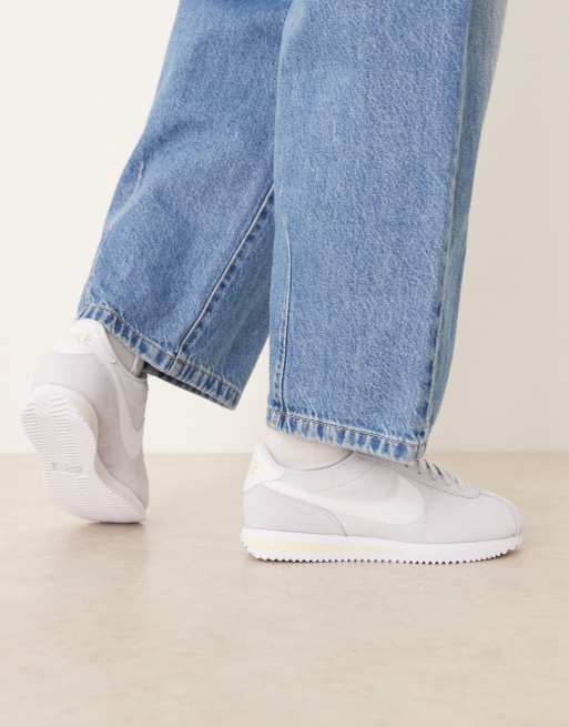 Nike Cortez suede sneakers in light gray, 4 of 5