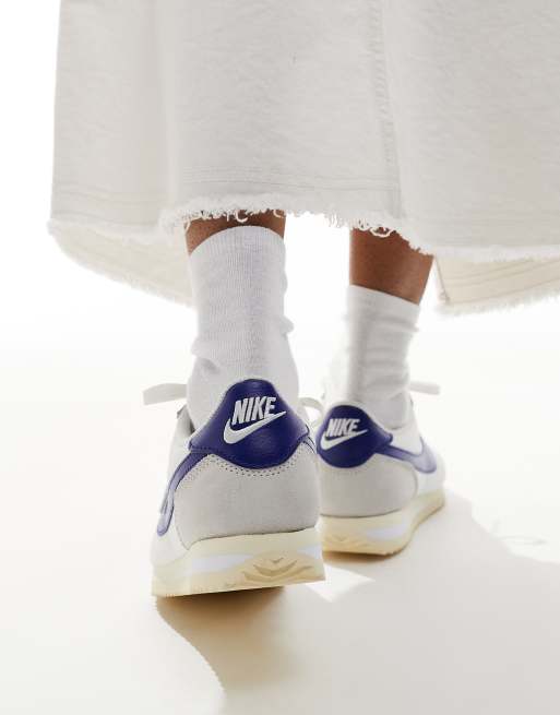 Nike Cortez Textile sneakers in white and blue, 3 of 5