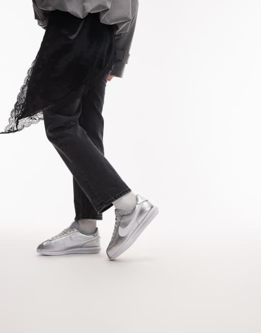 Nike Cortez trainers in metallic silver , 2 of 5