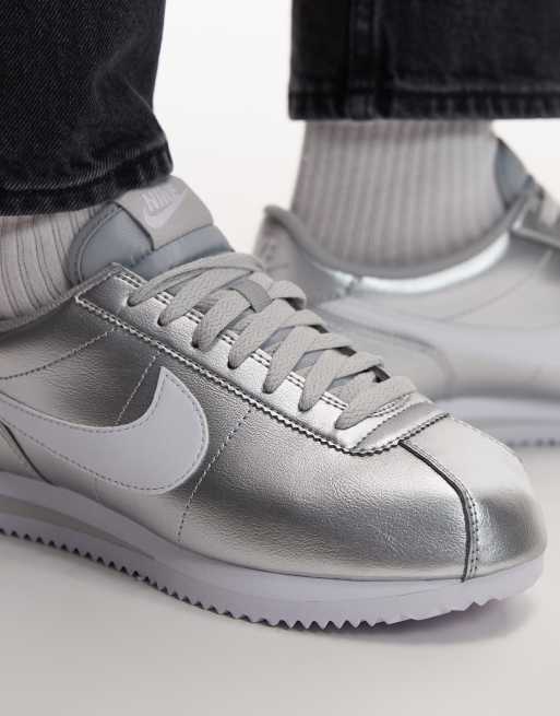 Nike Cortez trainers in metallic silver , 4 of 5