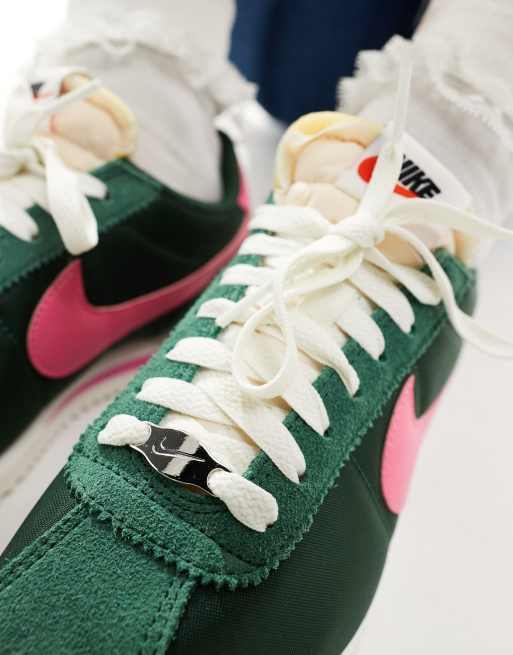 Nike – Cortez TXT – Mörkgröna och rosa sneakers i unisex-modell , 4 av 4