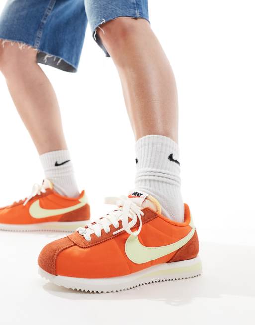 Nike – Cortez TXT – Pomarańczowe buty sportowe 