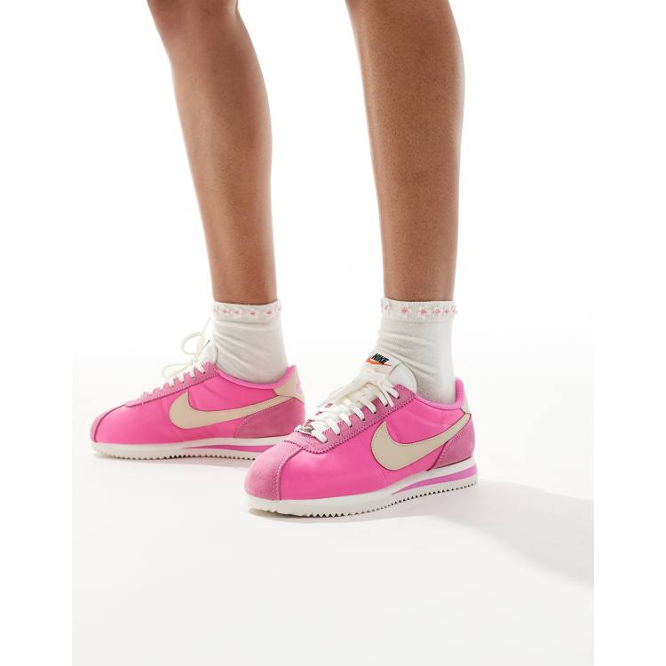 Nike – Cortez TXT – Zamszowe buty sportowe w różowym i