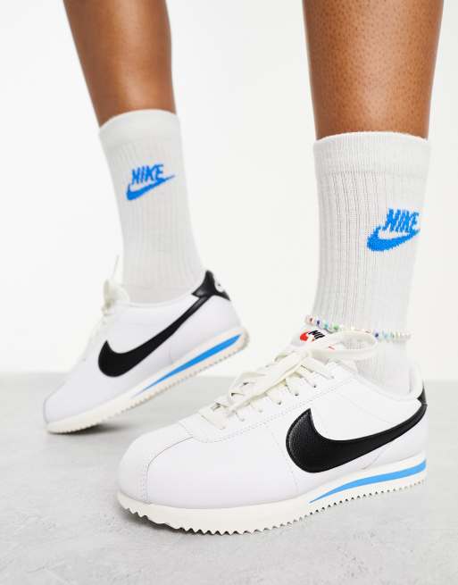 Nike Cortez - Unisex - Hvide sneakers med sorte detaljer i læder