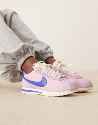Nike - Cortez - Unisex-Sneaker aus Nylon in Rosa und Blau