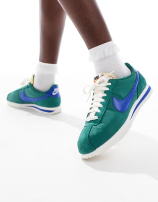 Nike - Cortez - Unisex-Sneaker in Grün und Blau