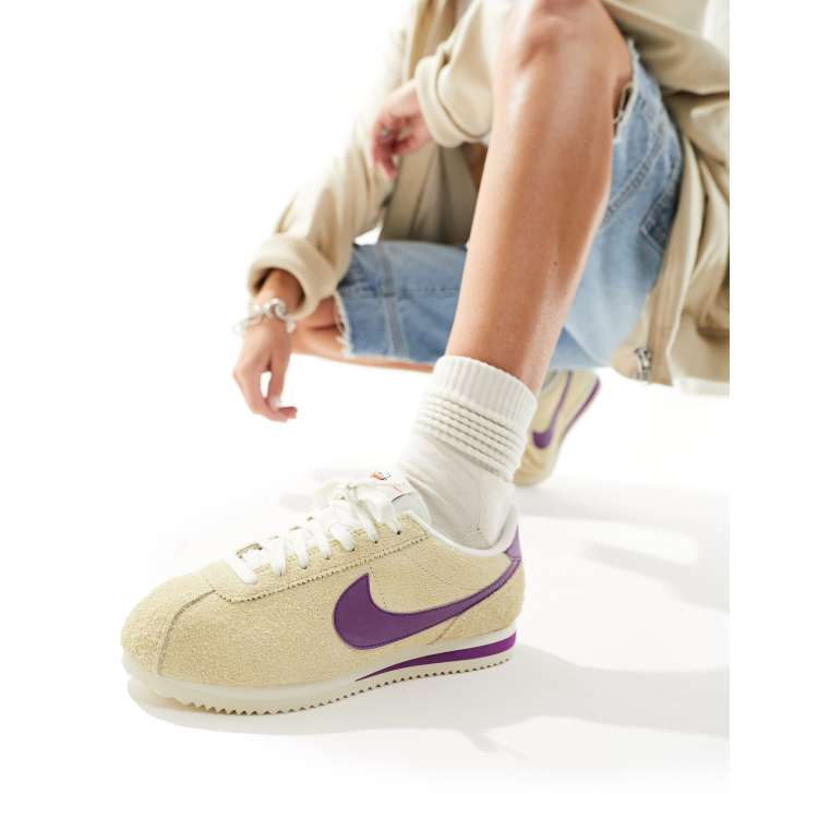 Beige nike cortez shop