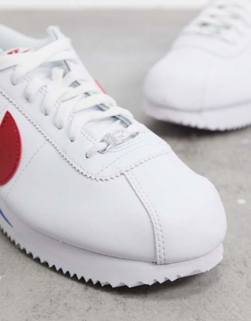 Nike – Cortez – Weiße Ledersneaker mit rotem Swoosh-Detail, 3 von 4