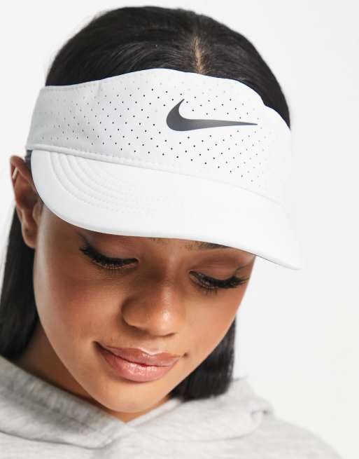 Nike Court Dri-FIT Aero Advantage visor in pale pink