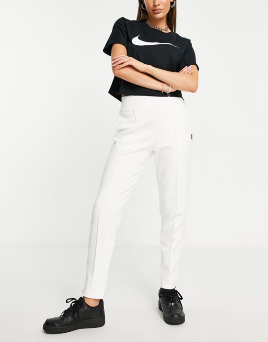 https://images.asos-media.com/products/nike-court-dri-fit-heritage-polyknit-sweatpants-in-white/201307183-4?$n_550w$&wid=550&fit=constrain