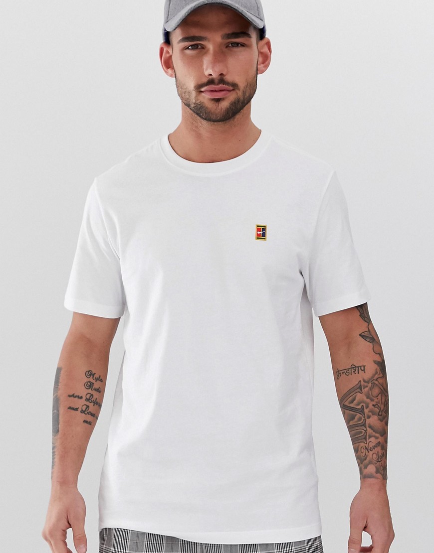 Nike - Court Heritage - T-shirt bianca con logo-Bianco