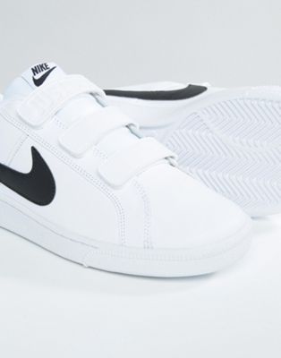 Nike Court Royale Sneakers In White 