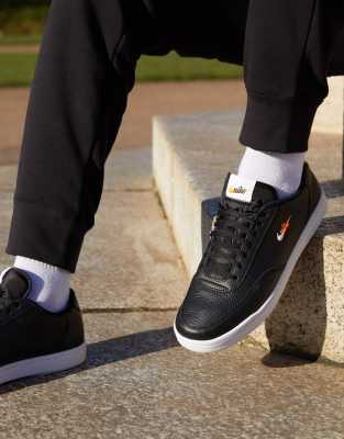 nike court vintage premium black