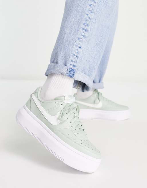 Nike Court Alta leather in green and white | ASOS