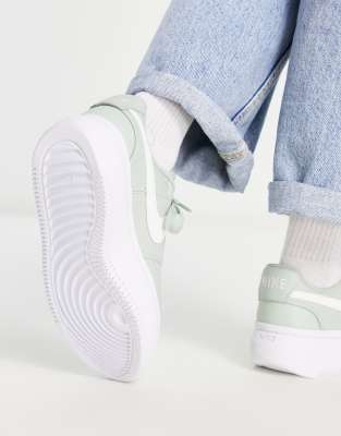 sentido adyacente Regreso Nike Court Vision Alta leather platform sneakers in green and white | ASOS