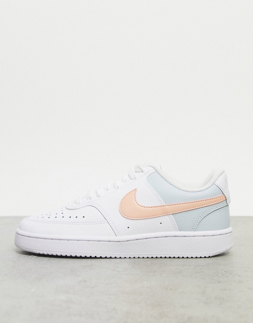 Nike — Court Vision — Hvide og pastelfarvede sneakers