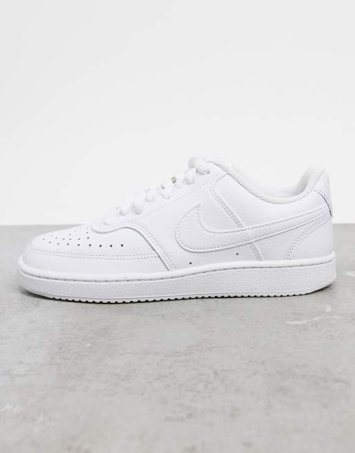 Plain white hot sale nike trainers