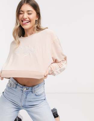 nike beige cropped sweatshirt