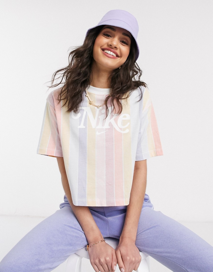Nike - Crop T-shirt met retrologo en strepen in regenboogkleuren-Multi