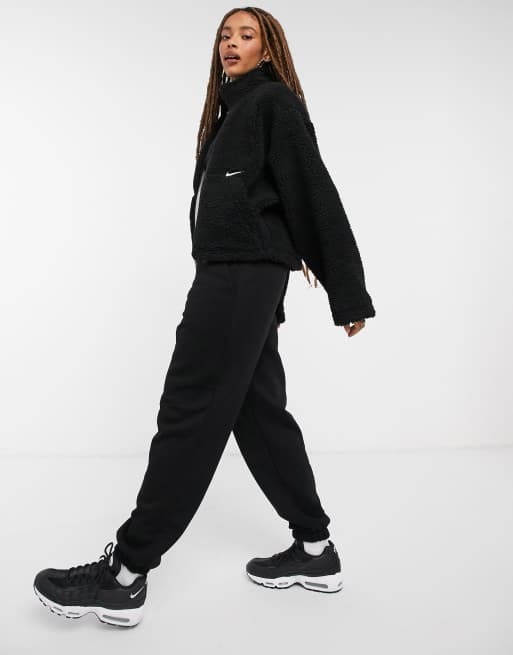 Nike cropped borg fleece in black new arrivals