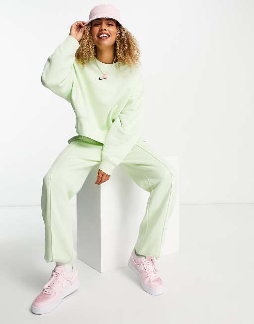 Lime green nike outfit on sale womens