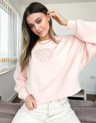 pink nike cropped hoodie