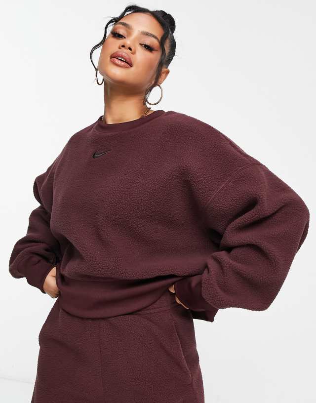 Nike cropped sweatshirt in burgundy