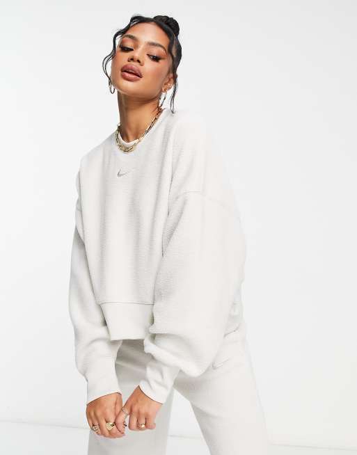 White nike best sale crop sweatshirt