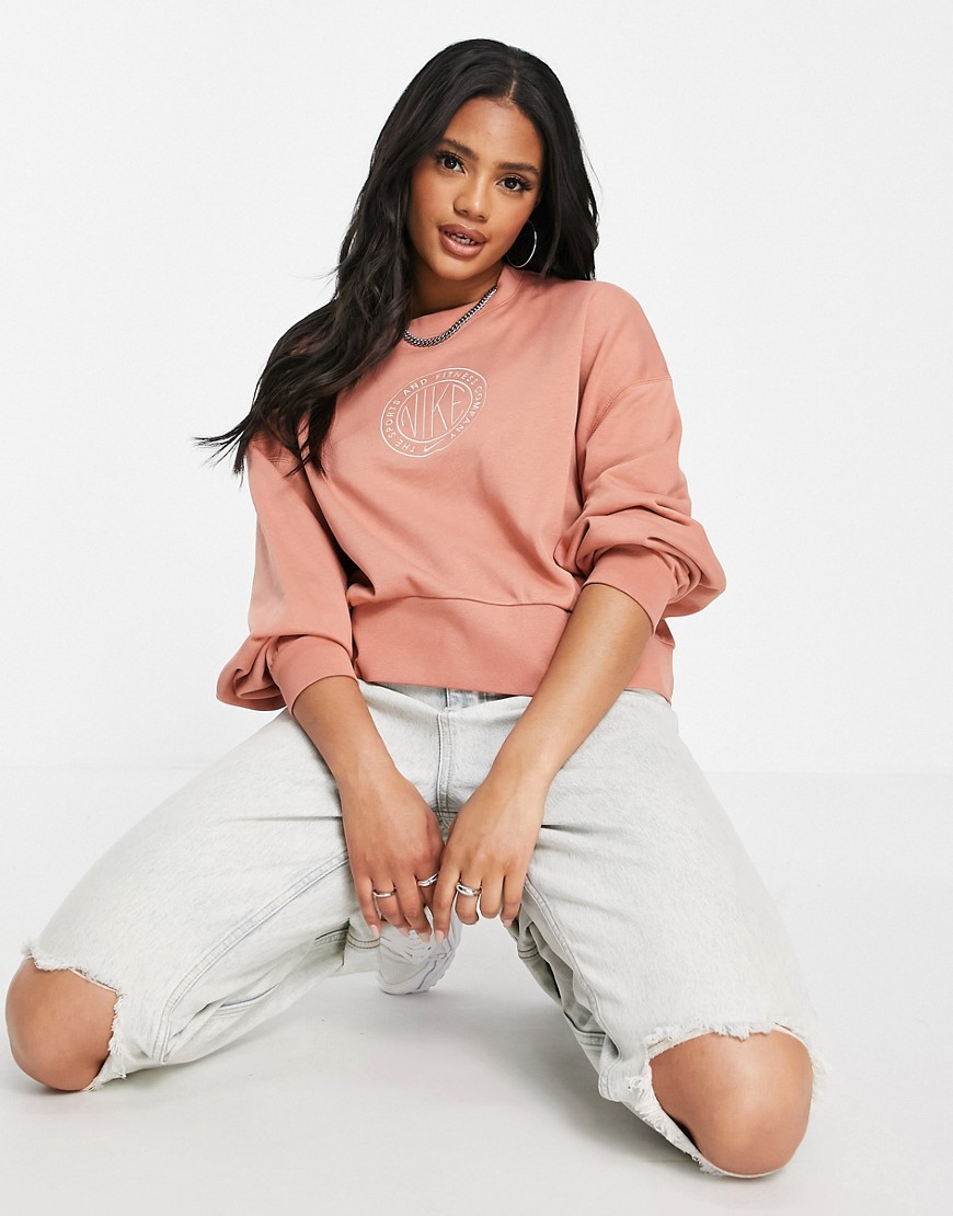 Nike cropped sweatshirt in tan with chest print logo-Brown