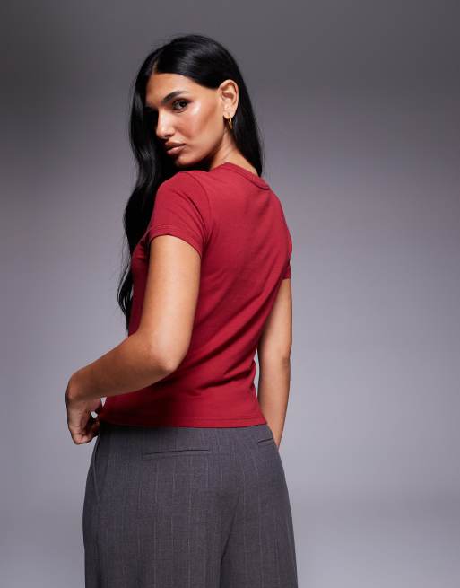 Nike cropped t-shirt in red , 3 of 4