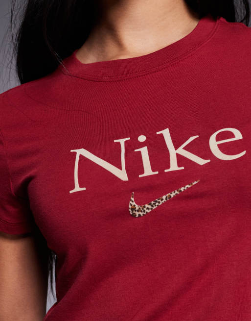 Nike cropped t-shirt in red , 4 of 4