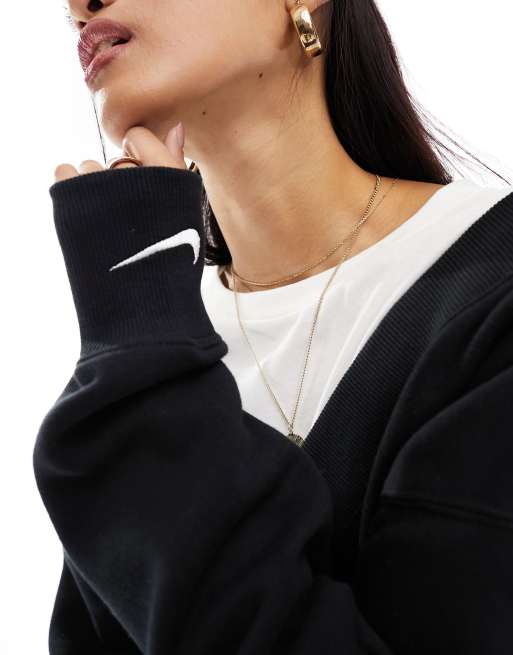 Nike – Czarna polarowa bluza oversize z dekoltem w szpic i małym logo Swoosh, 2 z 4