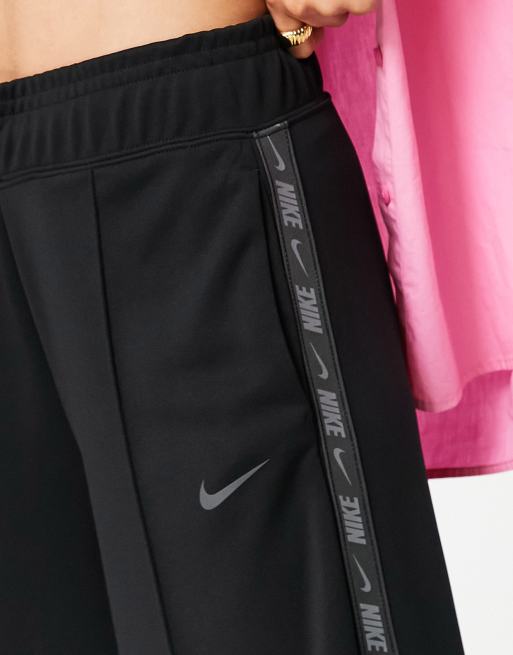 Nike – Czarne joggersy z szerokimi nogawkami z taśmą z logo Swoosh, 4 z 4