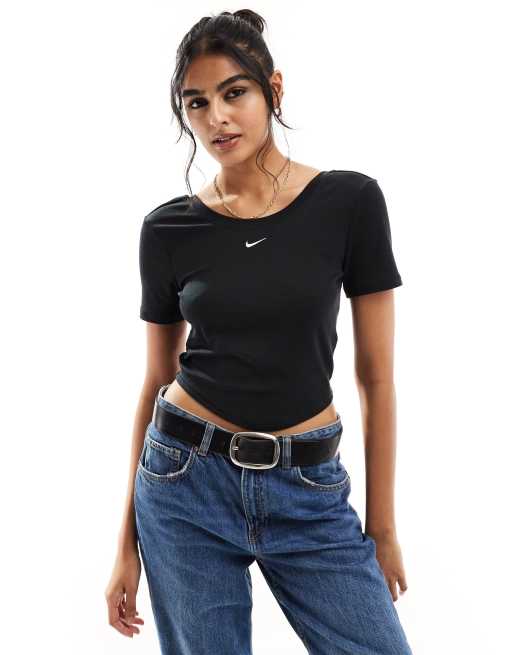Nike – Czarny delikatnie prążkowany T-shirt z głębokim wycięciem U na plecach