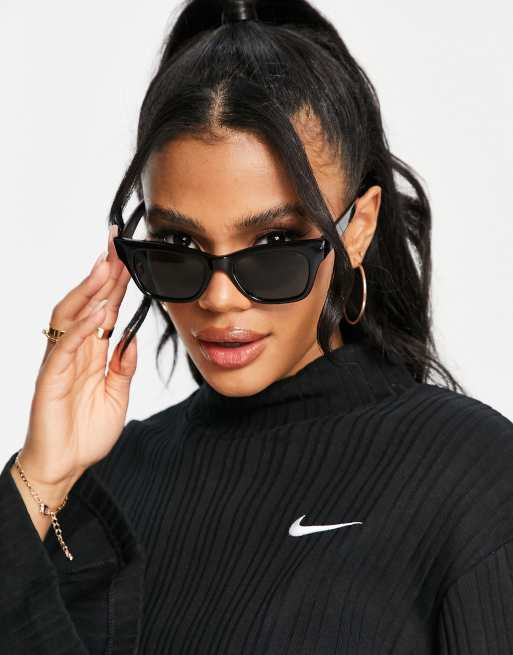 Nike – Czarny prążkowany top z dżerseju z długimi rękawami i małym logo, 2 z 4