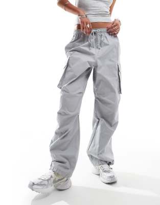 Nike - Dance - Cargohose in Rauchgrau