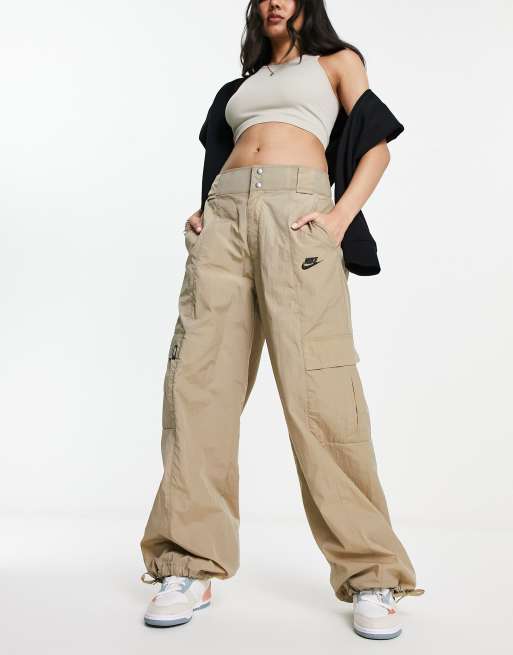 Nike Sportswear Women's High-Waisted Loose Woven Cargo Trousers