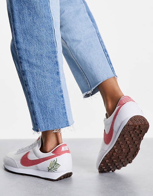  Nike Daybreak MOVE TO ZERO trainers in white and burgundy with floral embroidery 