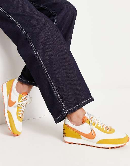 Nike Wmns Dbreak SE Sun Club Sail Hot Curry Women Casual Lifestyle  DM7605-101