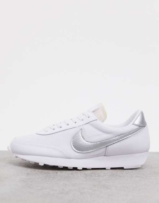 Nike - Daybreak - Sneakers bianche e argento
