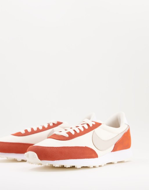 Nike - Daybreak - Sneakers i råhvid og orange rust
