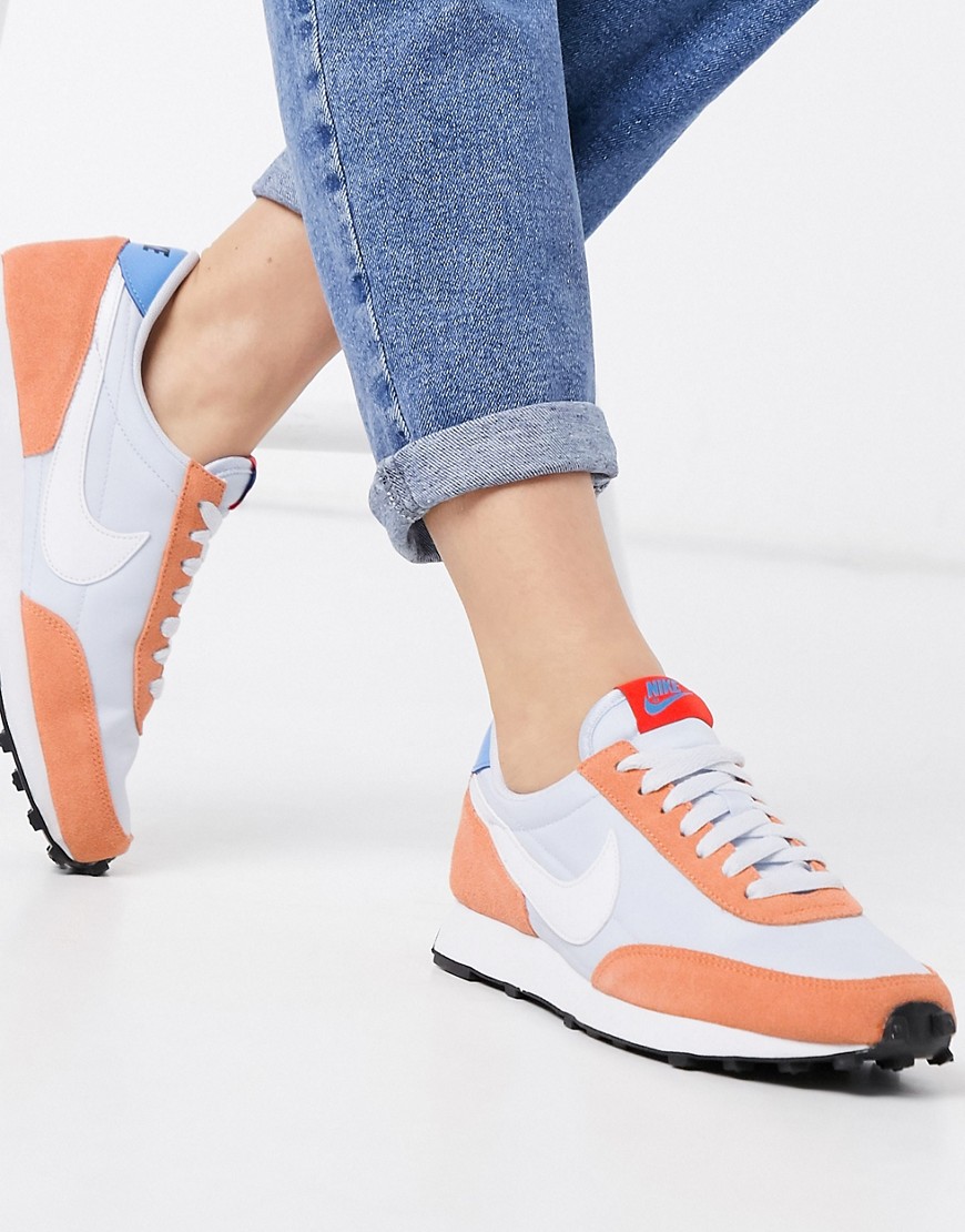 Nike - Daybreak - Sneakers in blauw en oranje