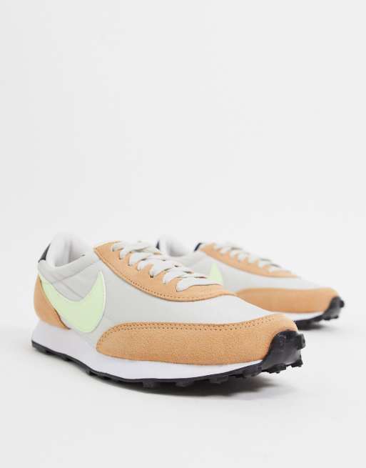 Nike daybreak best sale zwart goud