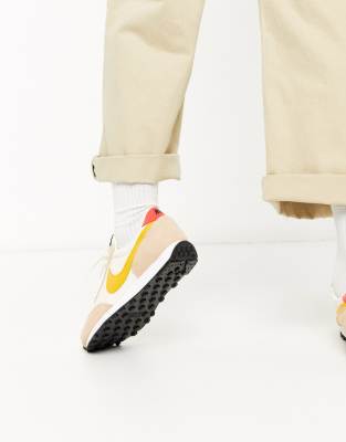 nike daybreak trainers in beige and yellow