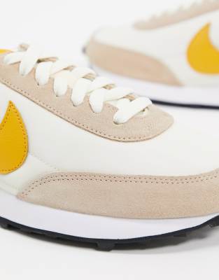 Nike Daybreak trainers in beige and 