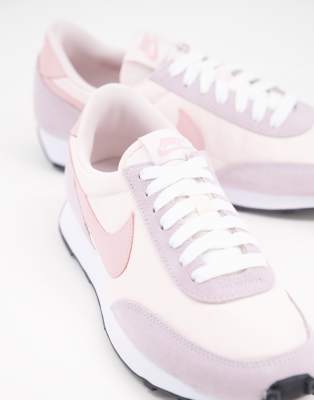 Nike Daybreak trainers in pink and 