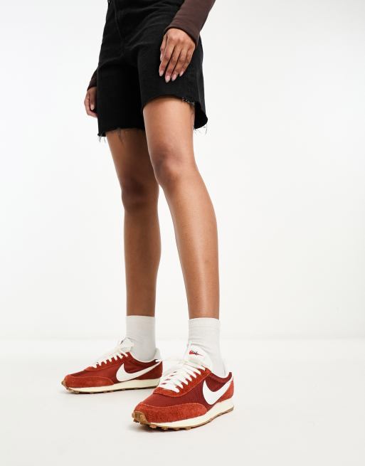 Nike Daybreak trainers in vintage orange, 2 of 4