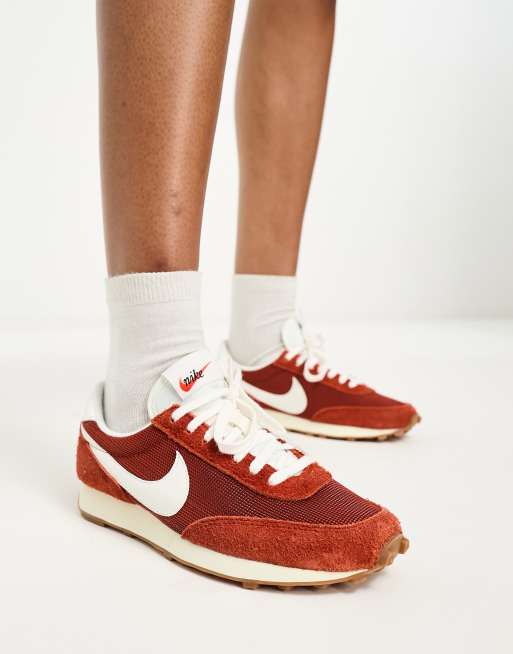 Nike Daybreak trainers in vintage orange